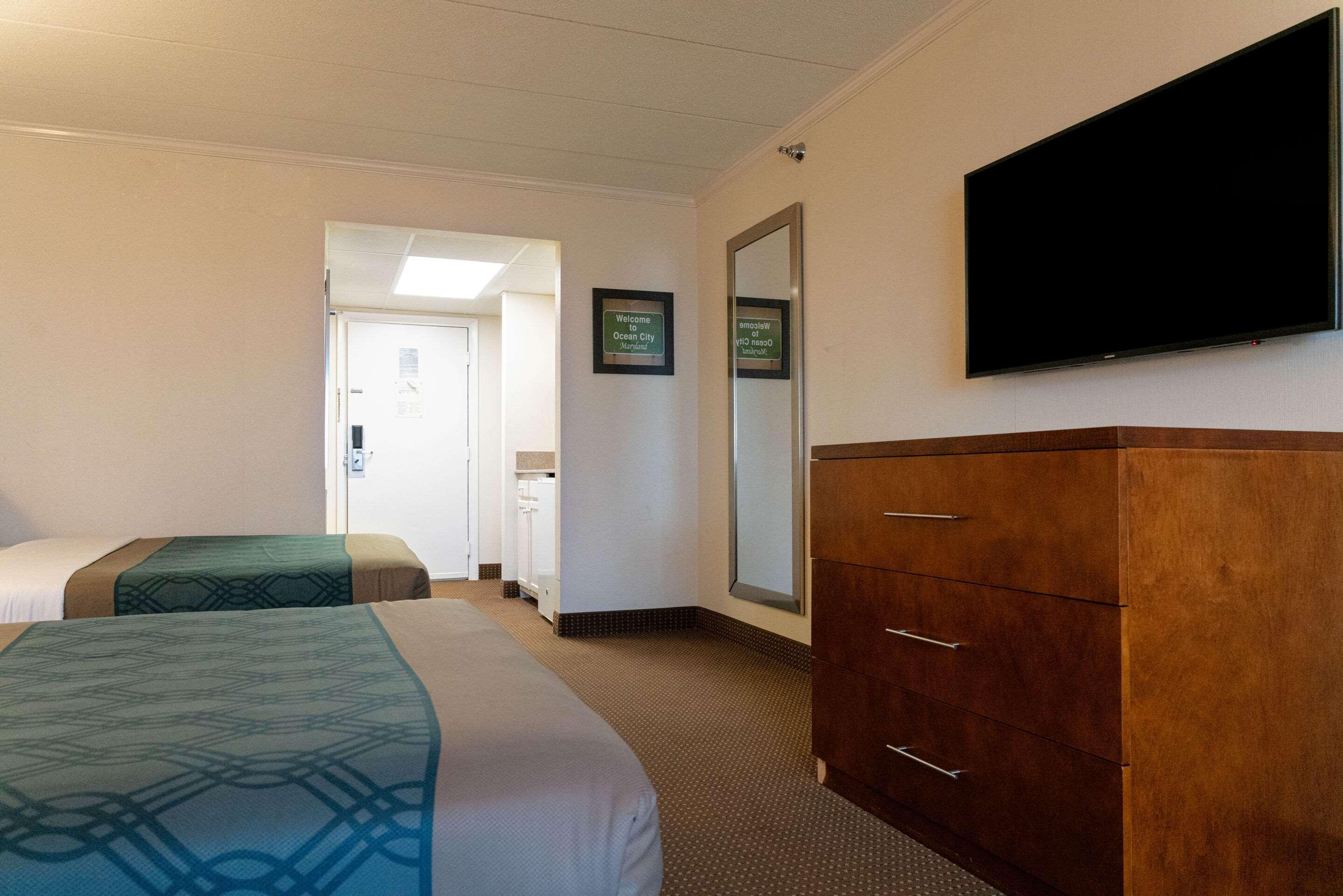 Quality Beachfront Inn 2*